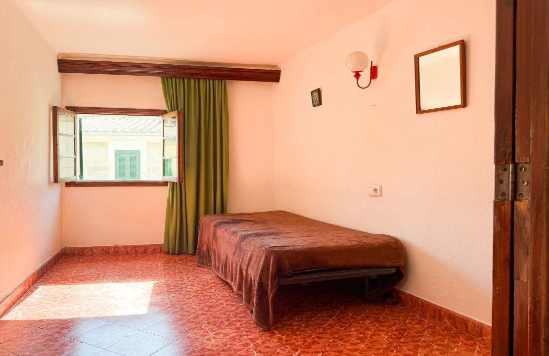 Large townhouse in Pollença to renovate