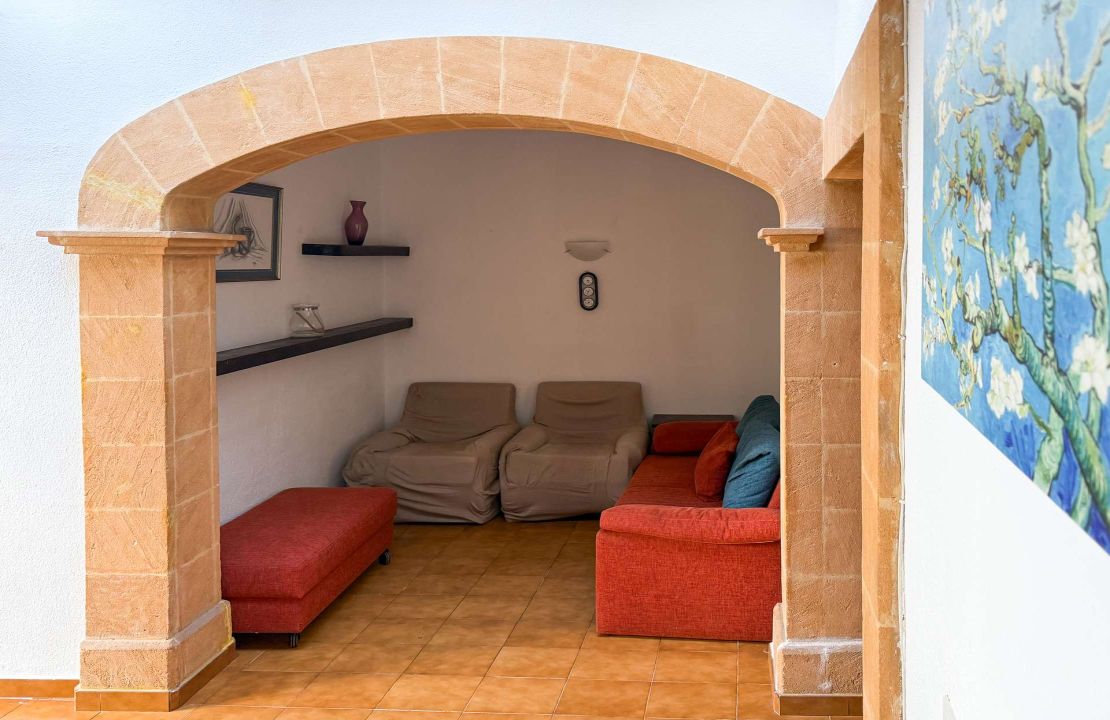 Large townhouse in Pollença to renovate