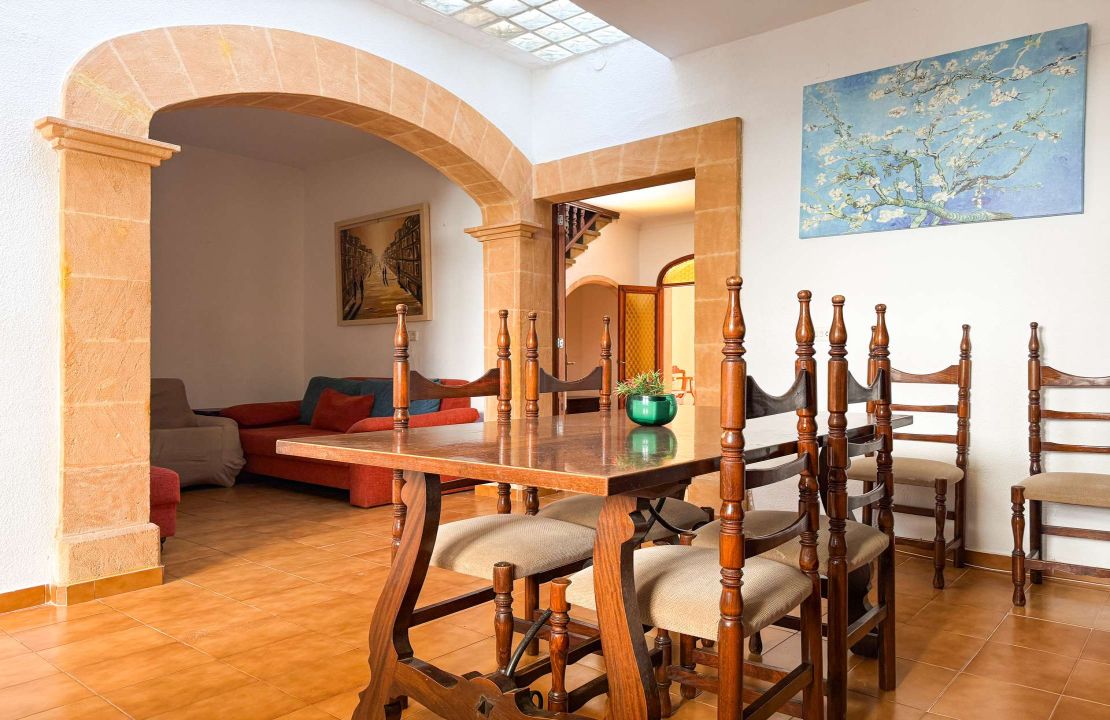 Large townhouse in Pollença to renovate
