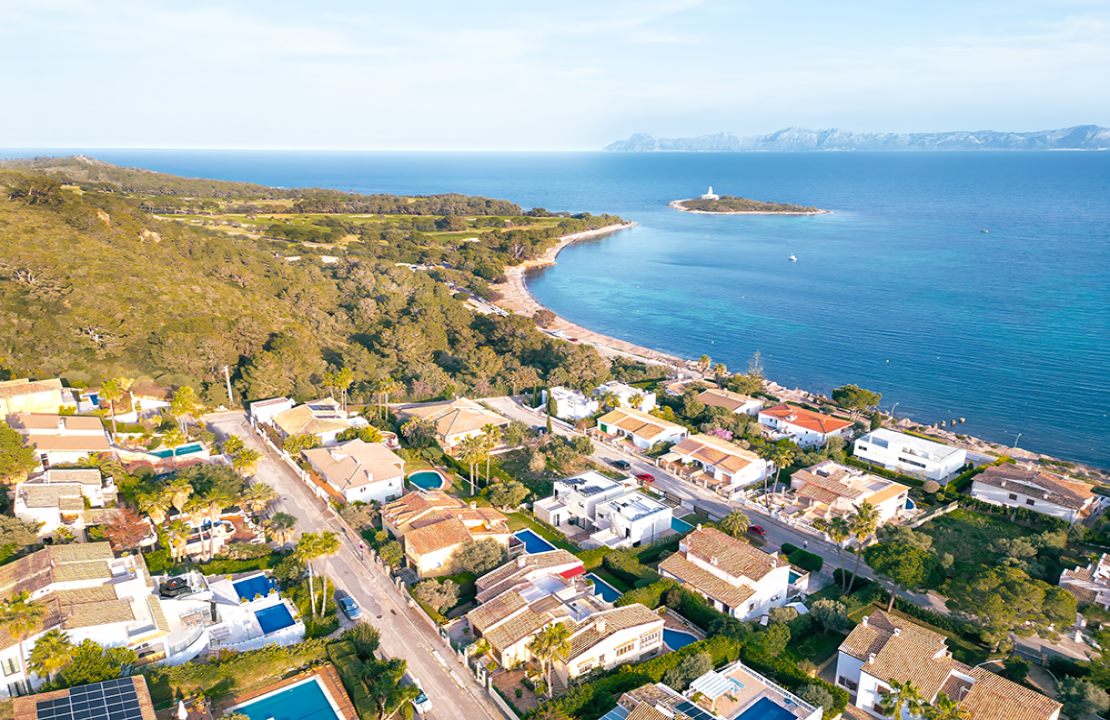 NEW listing - Villa with sea views in Alcanada Alcudia, Pool and Garage