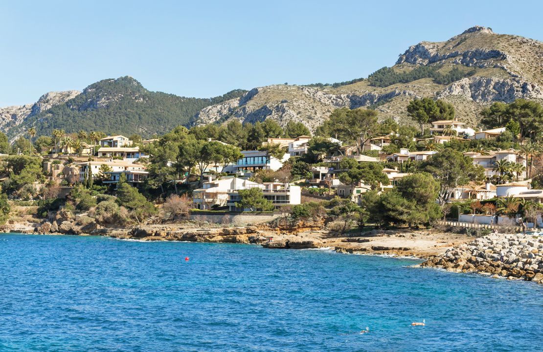 Ein Traumhaus in bester Lage, Bonaire Alcudia mit Pool und Ausblick zu verkaufen