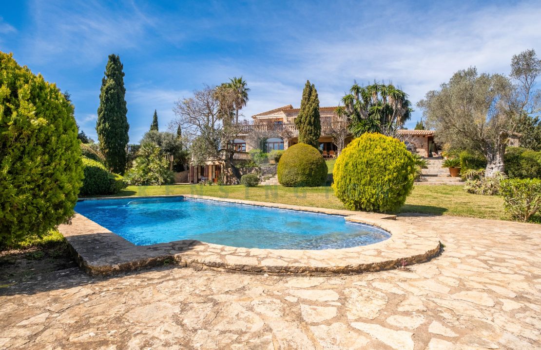 Exklusive Finca in Pollensa, Mallorca, mit privatem Pool, gepflegtem Garten und atemberaubendem Ausblick