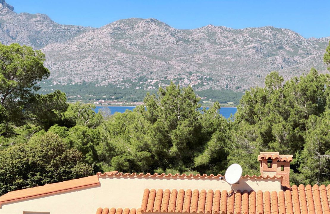 Exclusive 7 bedroom Villa in Bonaire, Alcudia with pool and garages in top location