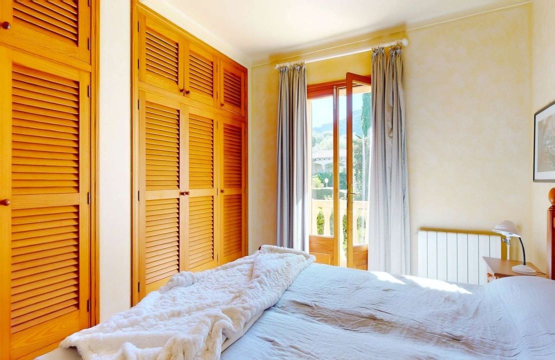 Exclusive 7 bedroom Villa in Bonaire, Alcudia with pool and garages in top location