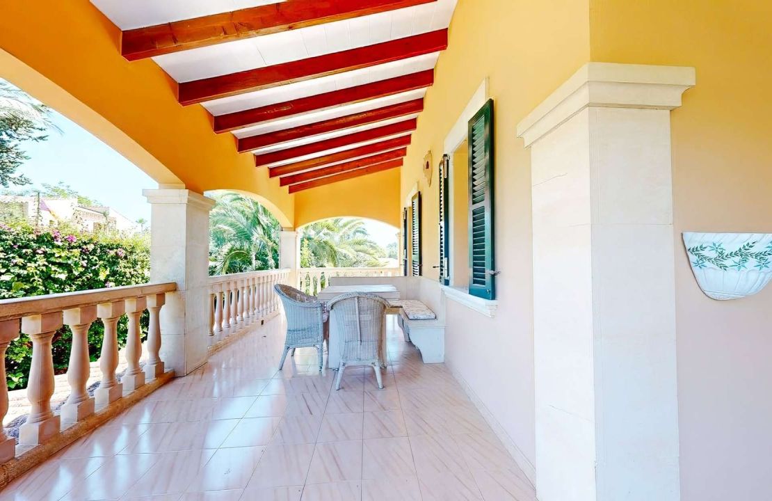 Exclusive 7 bedroom Villa in Bonaire, Alcudia with pool and garages in top location