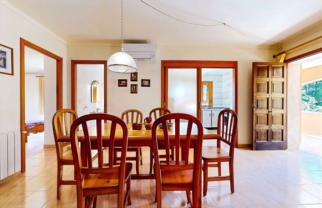 Exclusive 7 bedroom Villa in Bonaire, Alcudia with pool and garages in top location