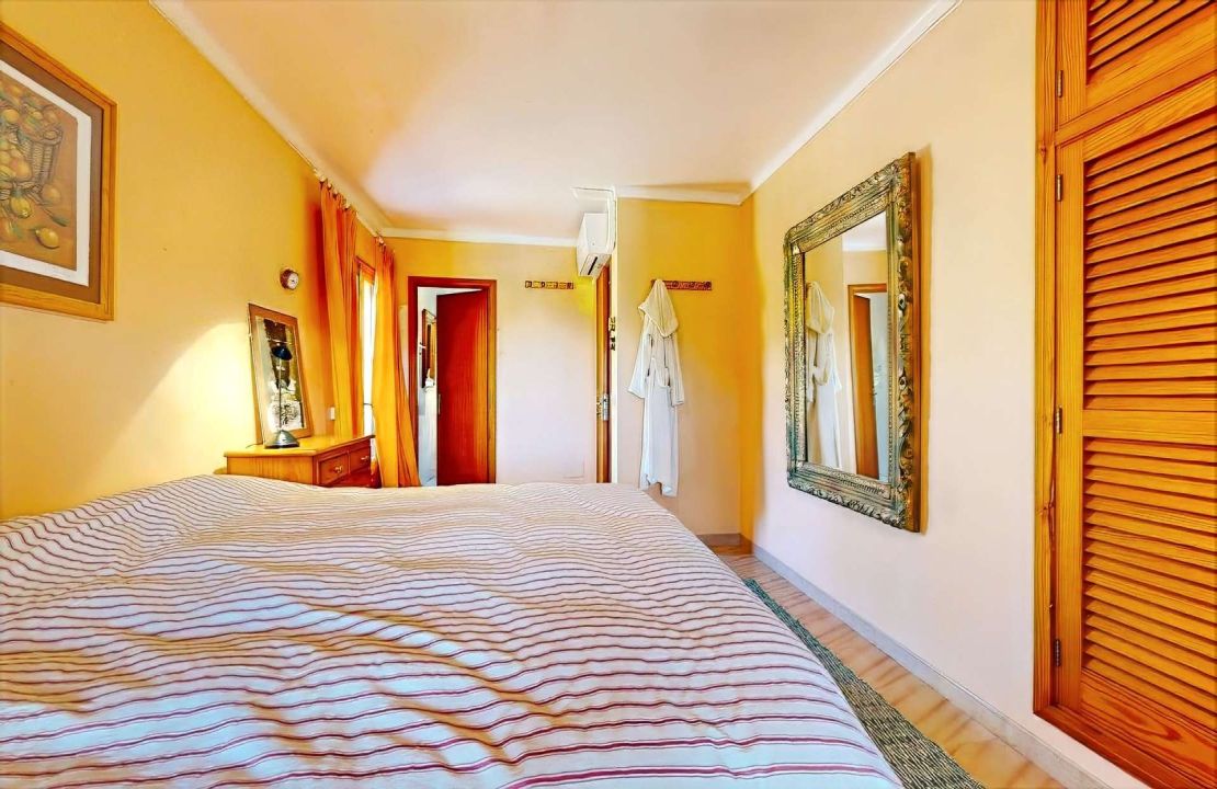 Exclusive 7 bedroom Villa in Bonaire, Alcudia with pool and garages in top location