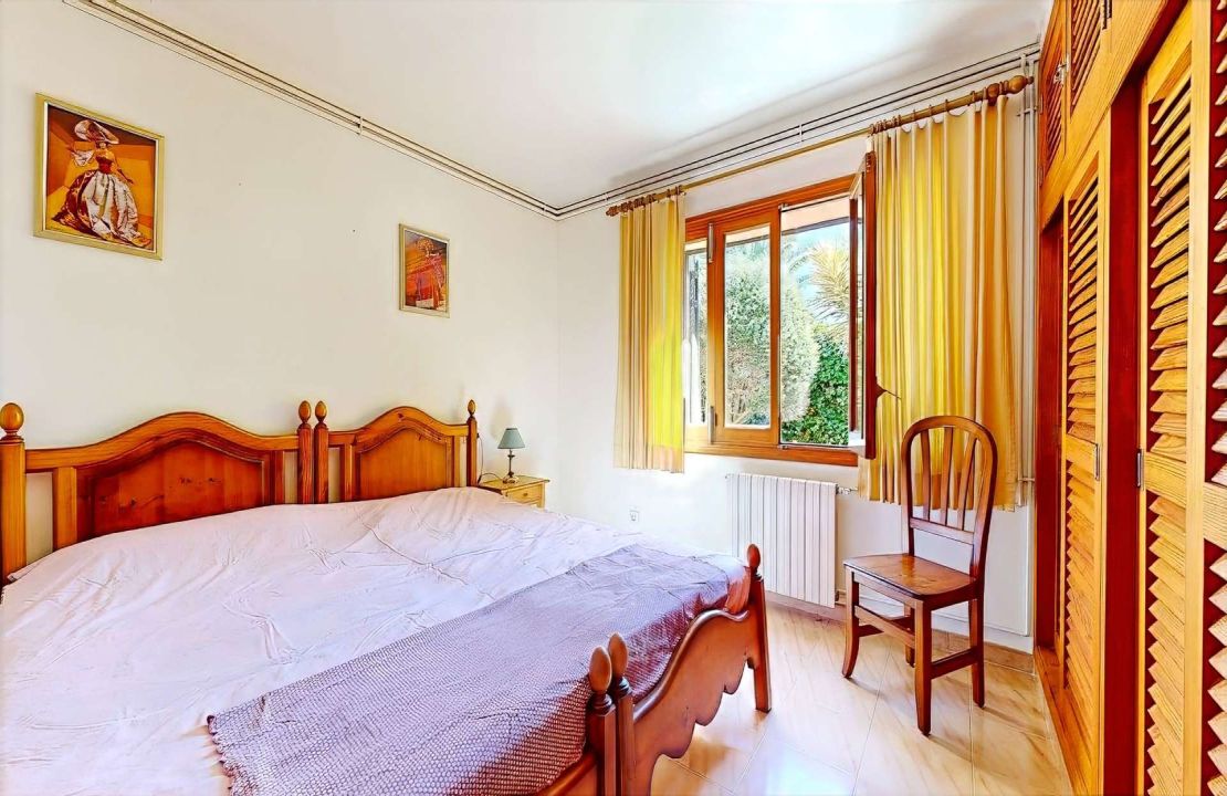 Exclusive 7 bedroom Villa in Bonaire, Alcudia with pool and garages in top location