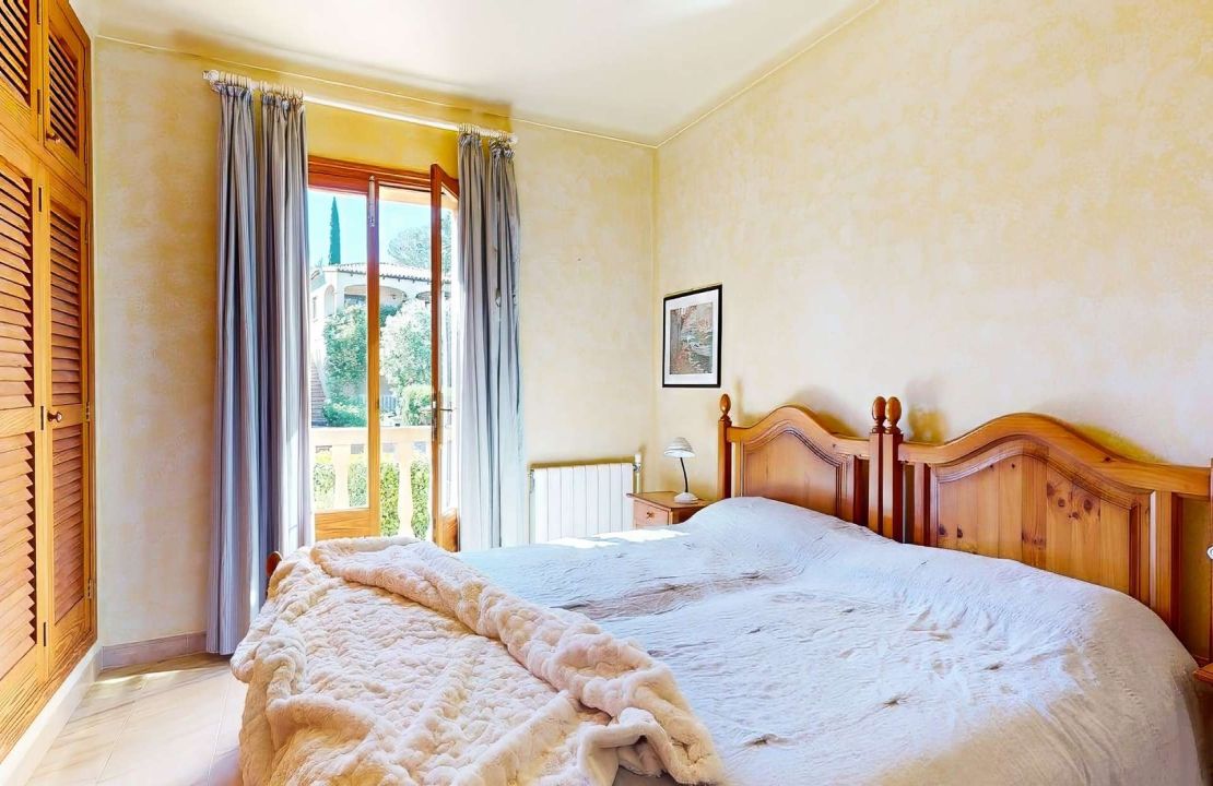 Exclusive 7 bedroom Villa in Bonaire, Alcudia with pool and garages in top location