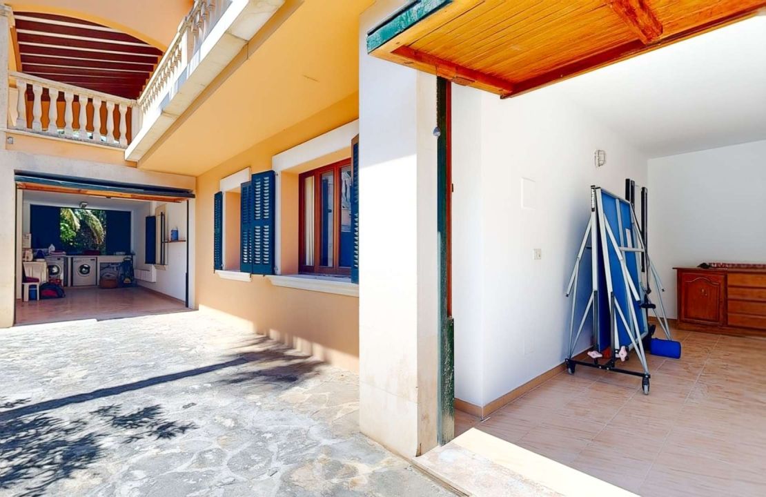 Exclusive 7 bedroom Villa in Bonaire, Alcudia with pool and garages in top location