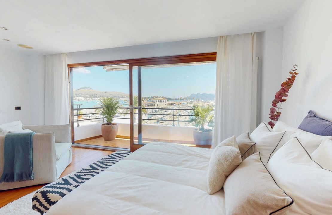 Apartamento duplex en primera linea del Puerto Pollensa Mallorca con vistas