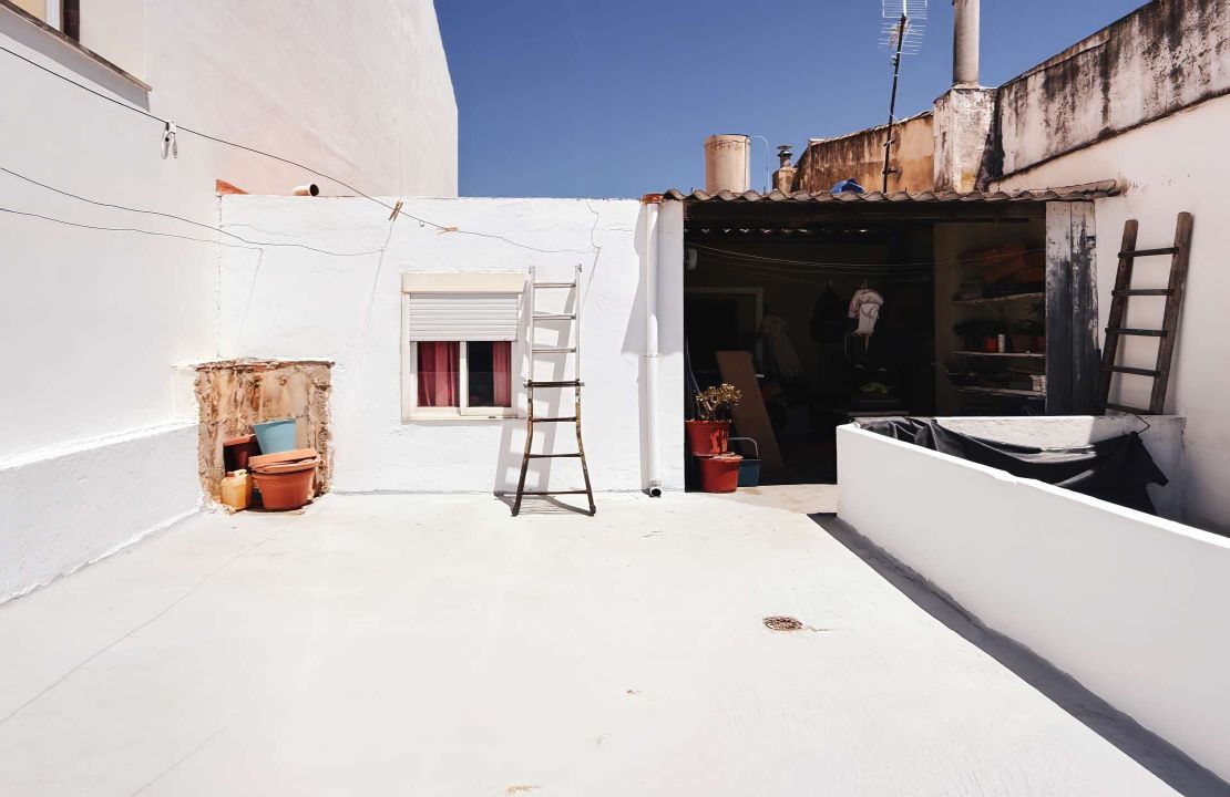 Charming Townhouse in Pollensa with Courtyard in a Peaceful Location