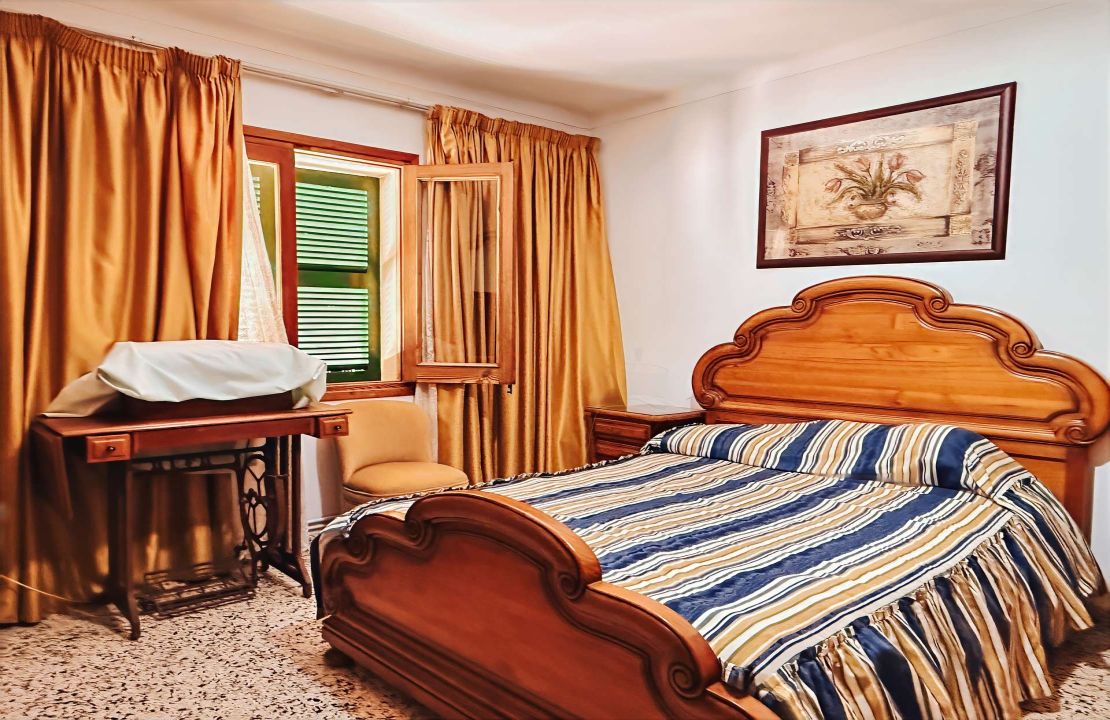 Charming Townhouse in Pollensa with Courtyard in a Peaceful Location