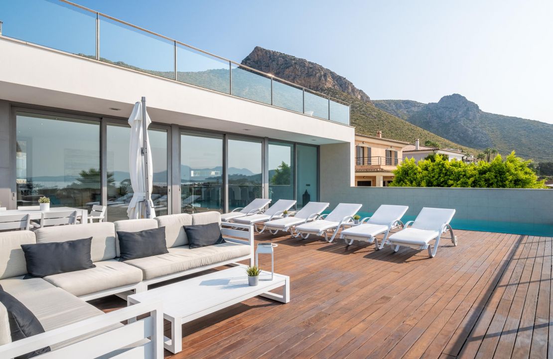 Lujosa villa en Port de Pollença Mallorca con dos piscinas y impresionantes vistas al mar