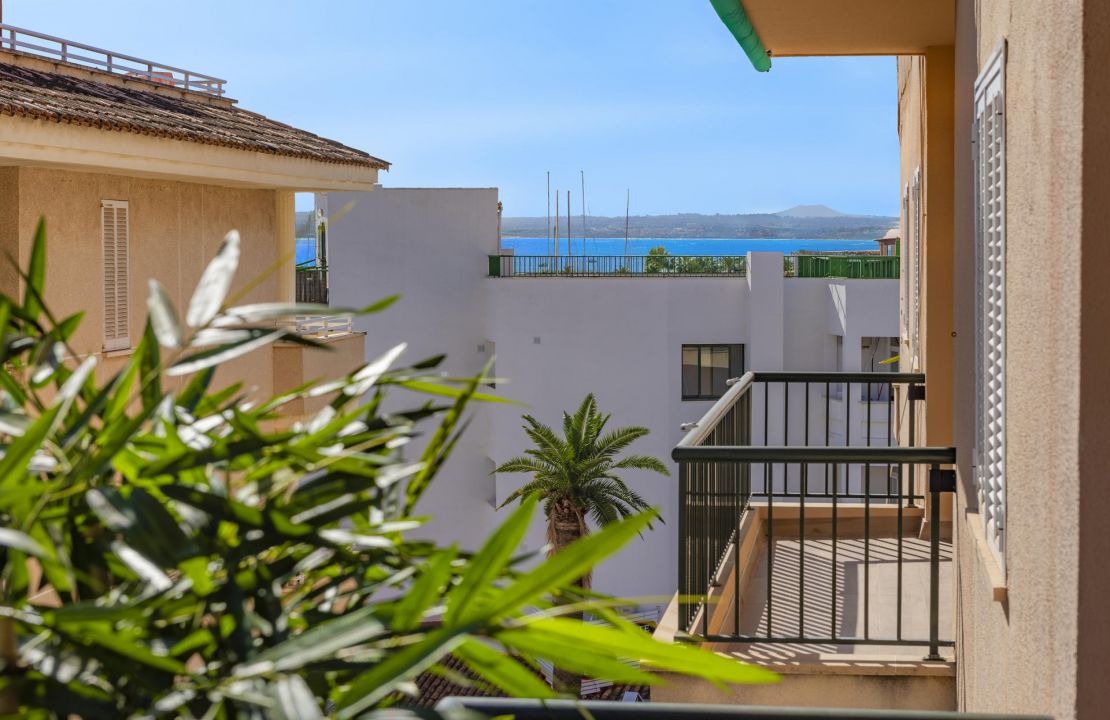 Modern renovated apartment in Puerto Alcudia Mallorca second line to the beach for sale