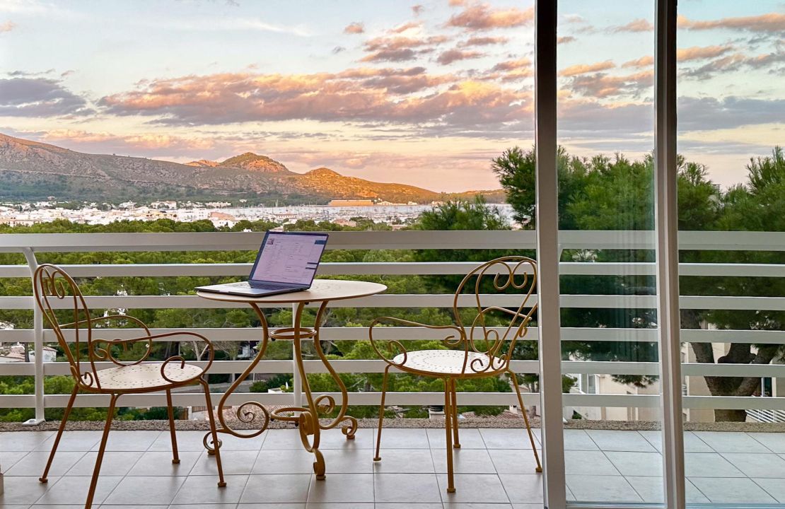 Puerto Pollensa gepflegtes Apartment mit Meerblick und Pool zu verkaufen