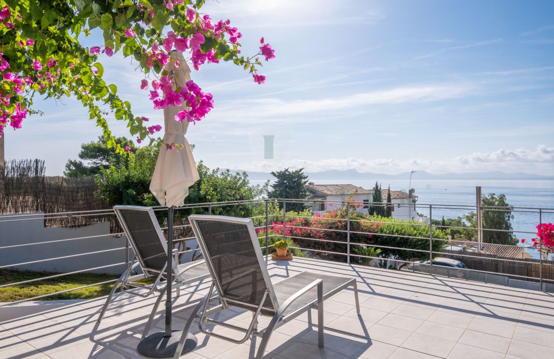 Villa mit atemberaubender Aussicht zum Verkauf in Alcanada in der Nähe des Golfplatzes