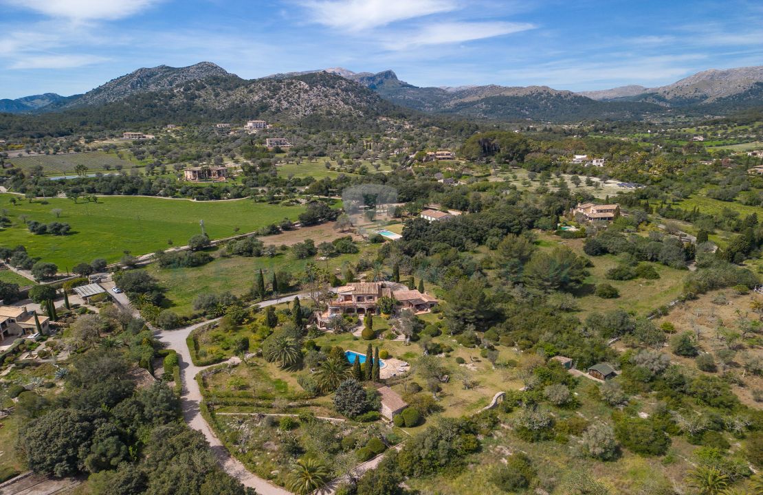 Exklusive Finca in Pollensa, Mallorca, mit privatem Pool, gepflegtem Garten und atemberaubendem Ausblick