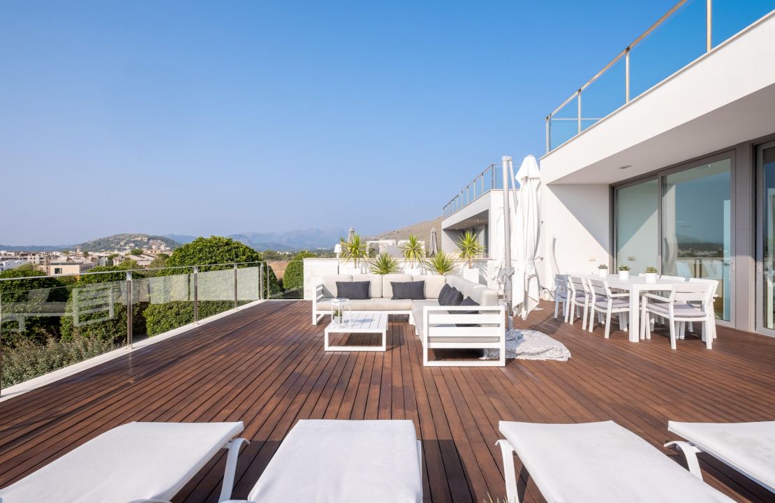 Lujosa villa en Port de Pollença Mallorca con dos piscinas y impresionantes vistas al mar