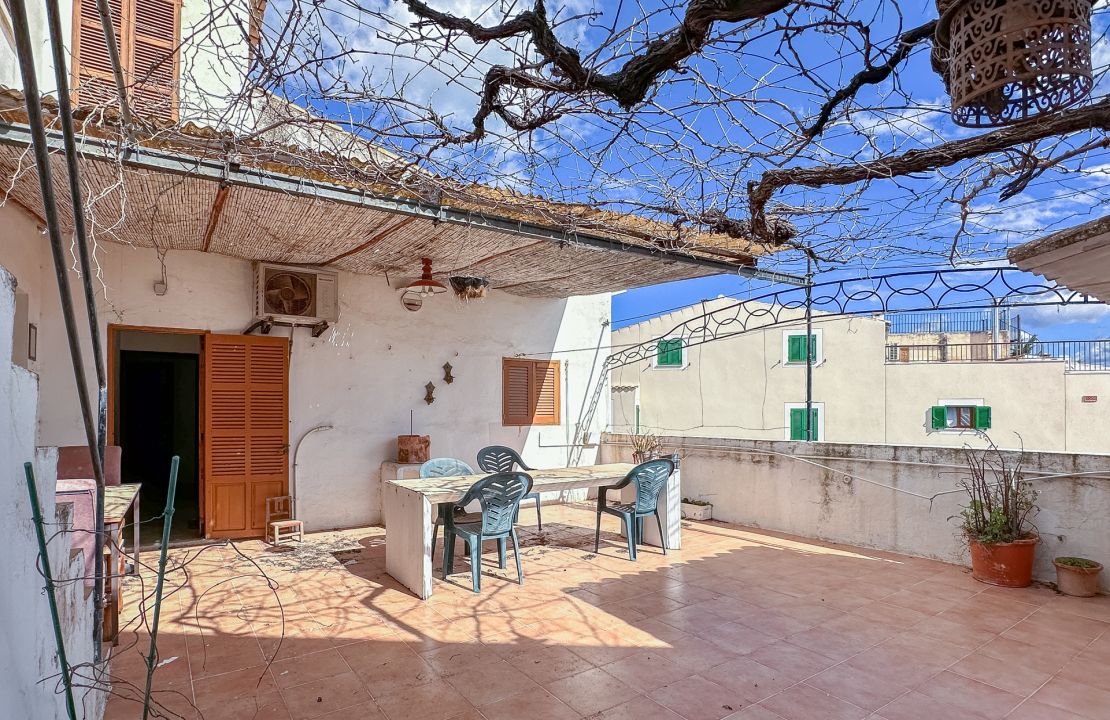 Townhouse for sale in Campanet with garage - price reduced