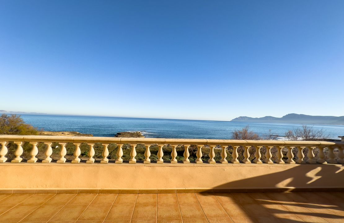 Villa en Son Serra de Marina Mallorca en alquiler de larga estancia enfrente del mar con piscina y cuatro dormitorios