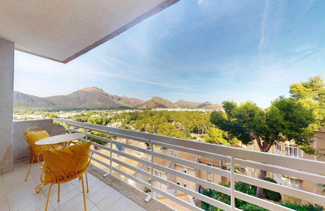 Apartamento Puerto Pollensa en venta con vistas panoramicas y piscina