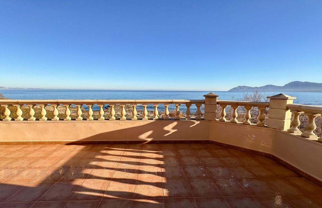 Villa en Son Serra de Marina Mallorca en alquiler de larga estancia enfrente del mar con piscina y cuatro dormitorios