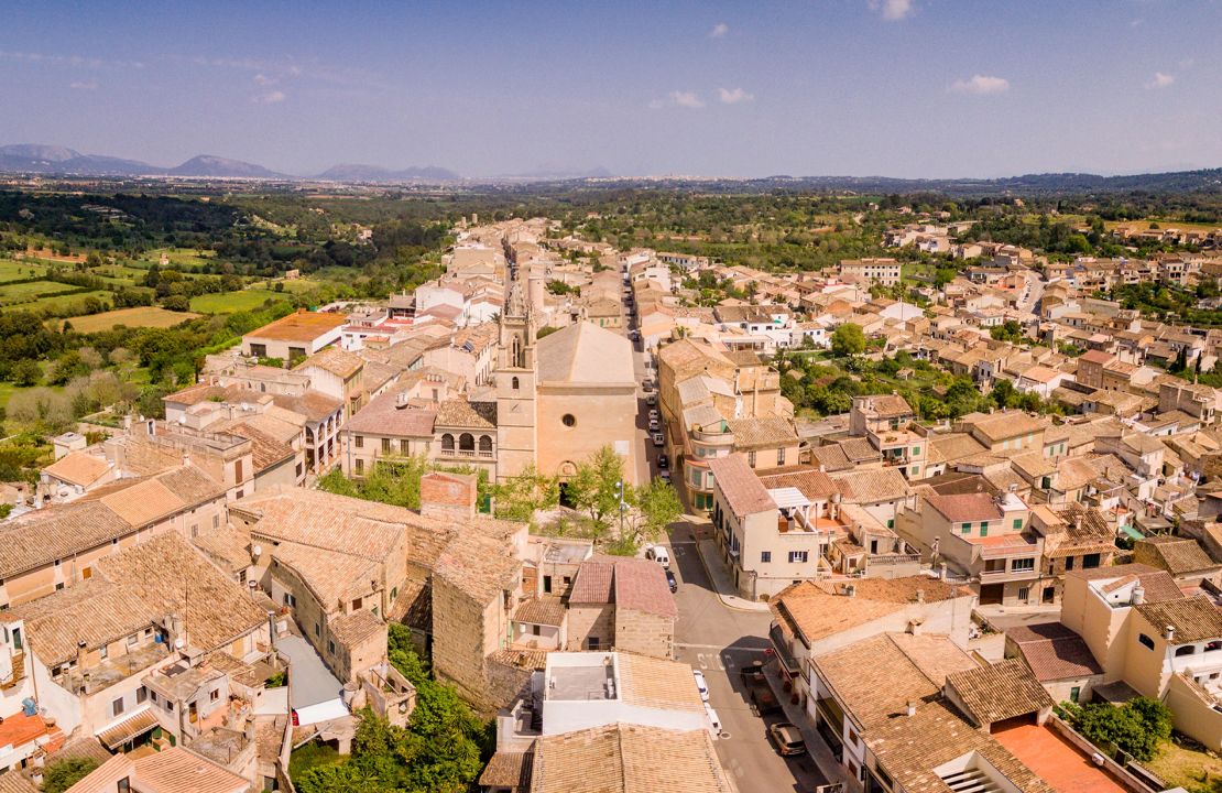 Grundstück zum Verkauf in Llubi, Mallorca