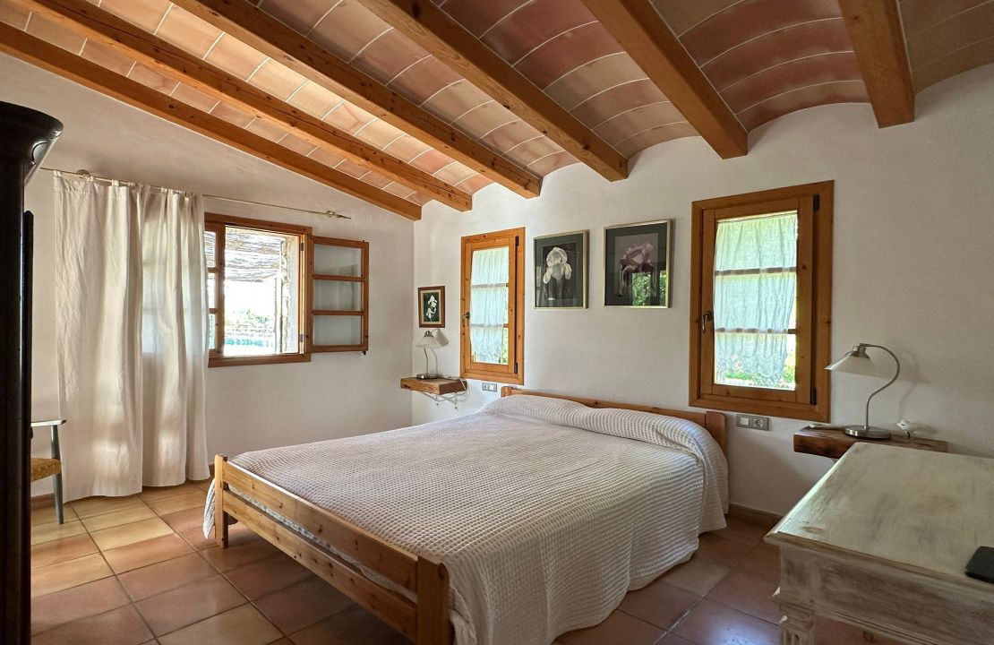 Alquiler de larga estancia en Pollensa Mallorca, casa de campo con piscina y jardín