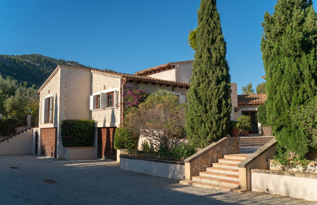 Country house for sale, Selva - Mallorca with private swimming pool