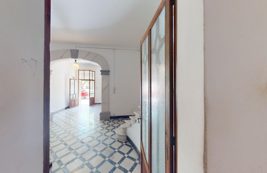 Encantadora Casa de Pueblo en Sa Pobla Mallorca con Potencial de Renovación