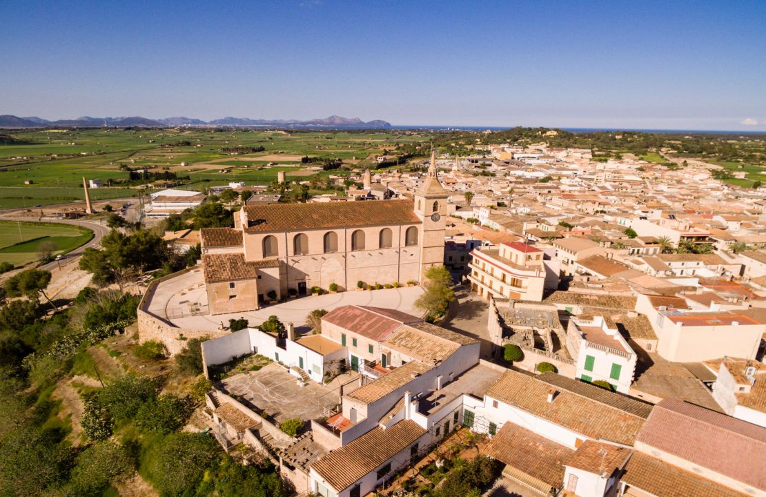 Terreno con Licencia de Construcción para Casa y Piscina en Santa Margalida