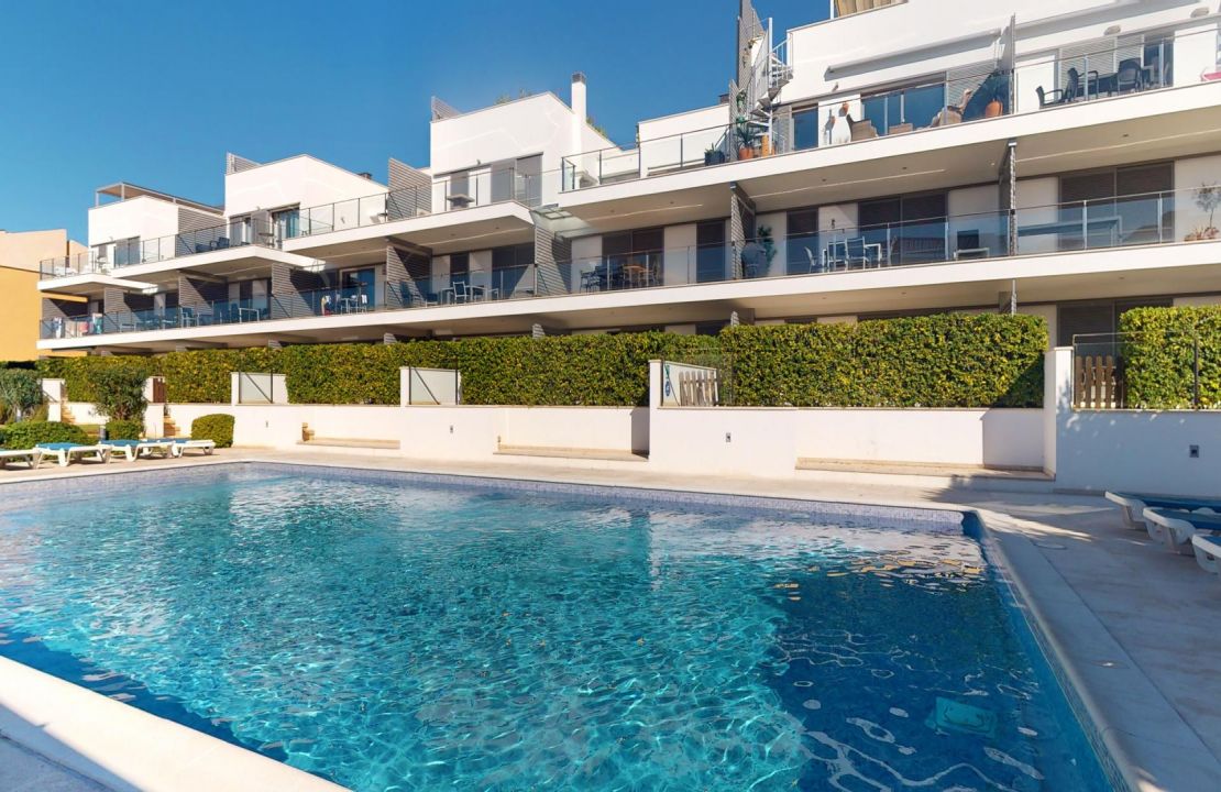 Apartamento en Puerto Pollensa en la zona de Bellresguard con jardín privado y piscina comunitaria