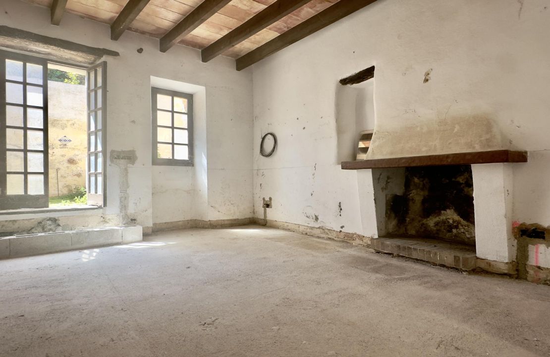 Renovation Project: Townhouse in Campanet, Mallorca with Approved Building Plans