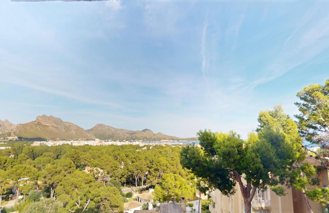 Puerto Pollensa gepflegtes Apartment mit Meerblick und Pool zu verkaufen