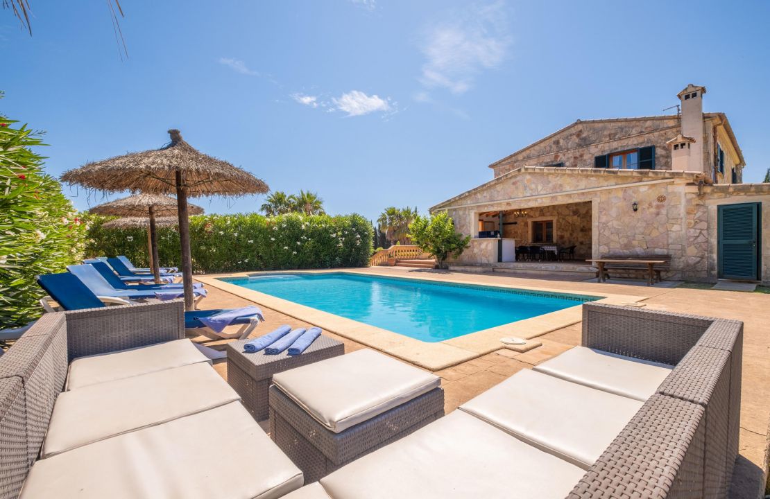 Fantastische Finca in der Nähe von Alcúdia, Mallorca, mit Ferienvermietungslizenz, Pool und Aussicht