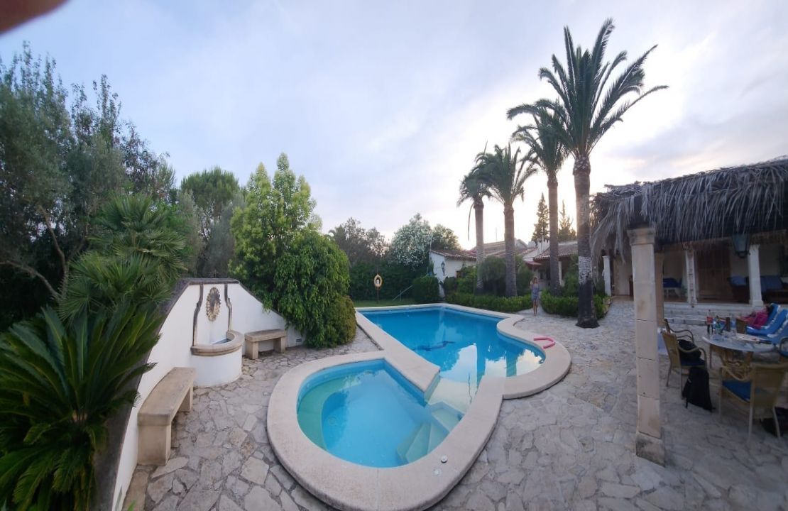 Seasonal rental in Pollensa Mallorca, country house with pool