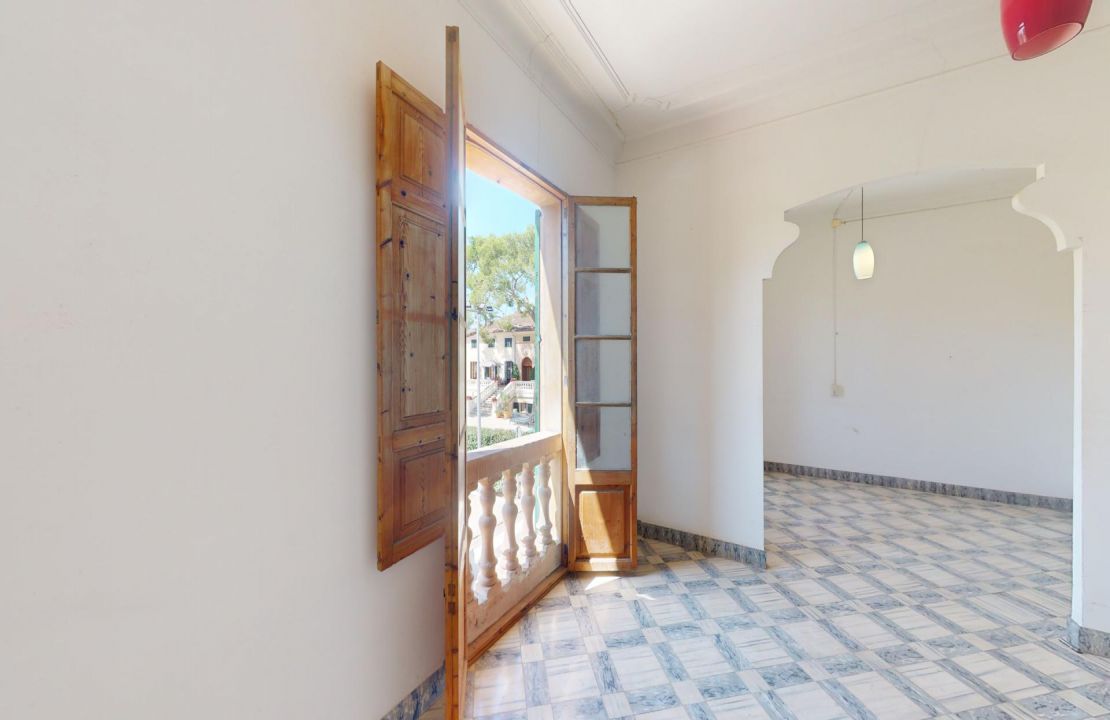 Encantadora Casa de Pueblo en Sa Pobla Mallorca con Potencial de Renovación