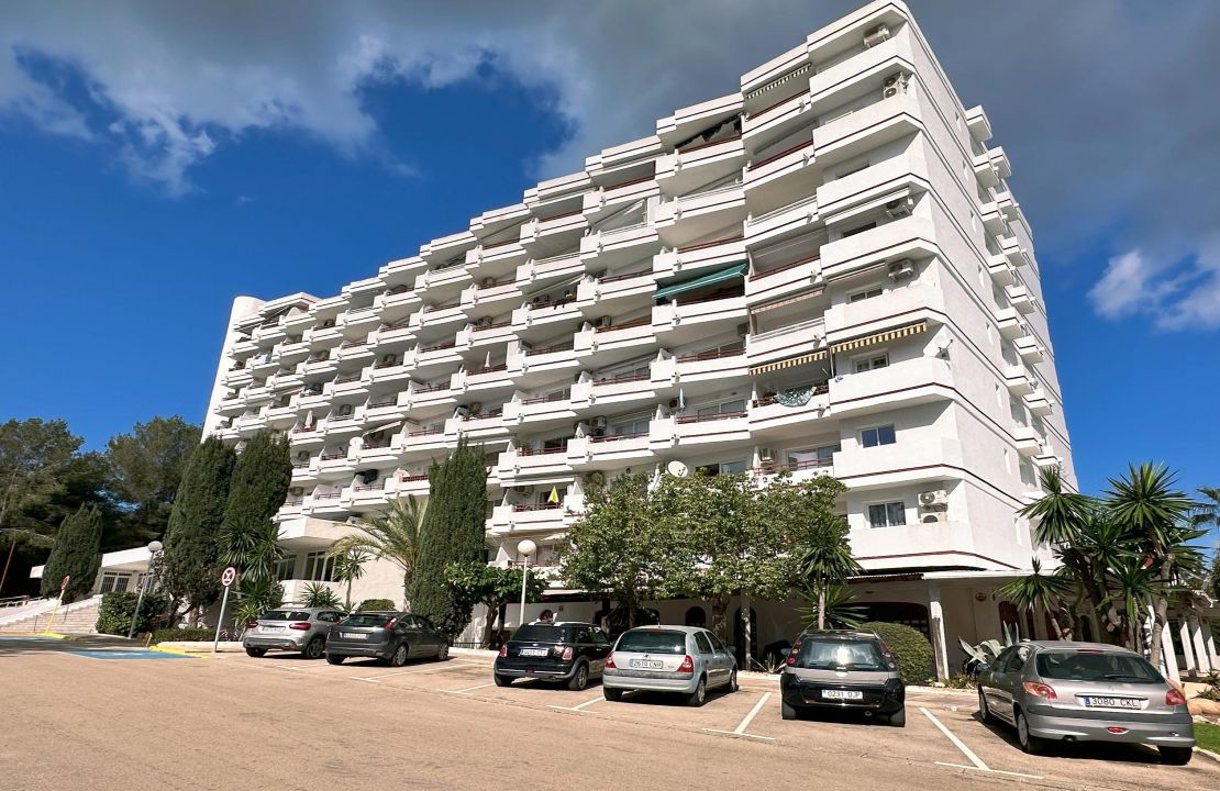 Apartamento en Puerto Alcudia con piscina comunitaria y vistas panorámicas