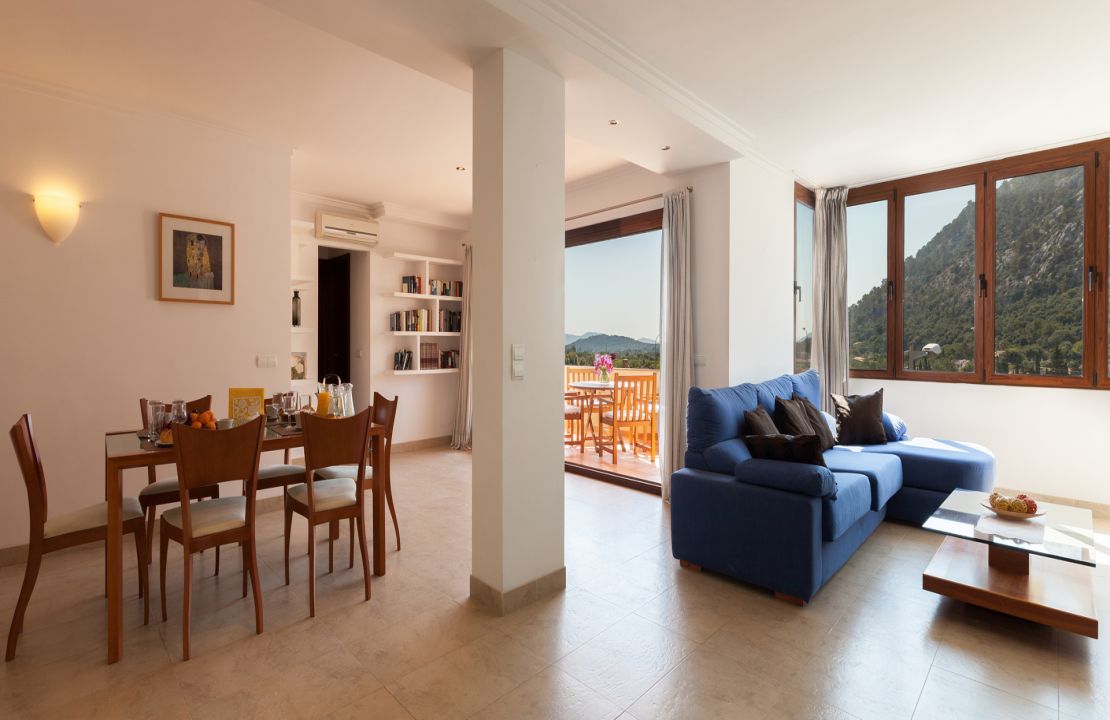 2 bedroom centrally situated apartment in Pollensa old town for rental