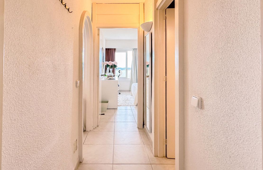 Apartamento en Puerto Alcudia con piscina comunitaria y vistas panorámicas