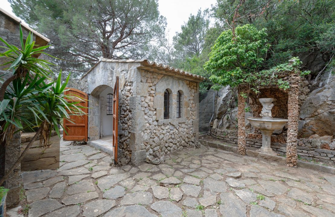 Espectacular finca en venta en Pollensa con casa de piedra