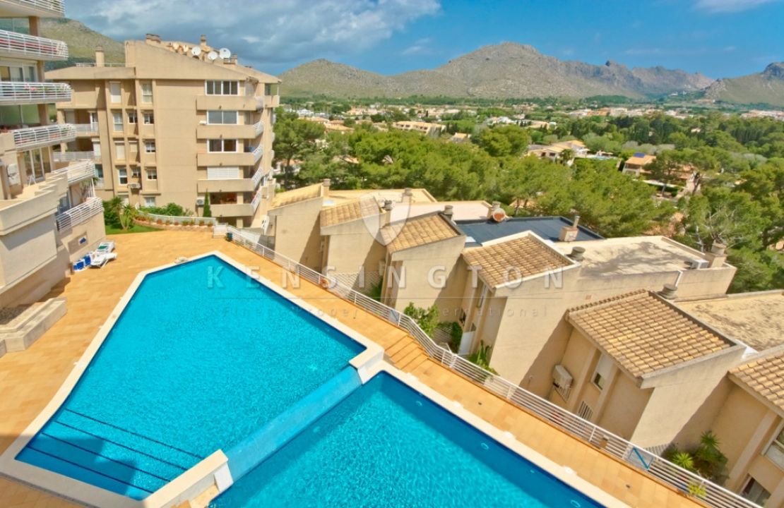 Puerto Pollensa gepflegtes Apartment mit Meerblick und Pool zu verkaufen