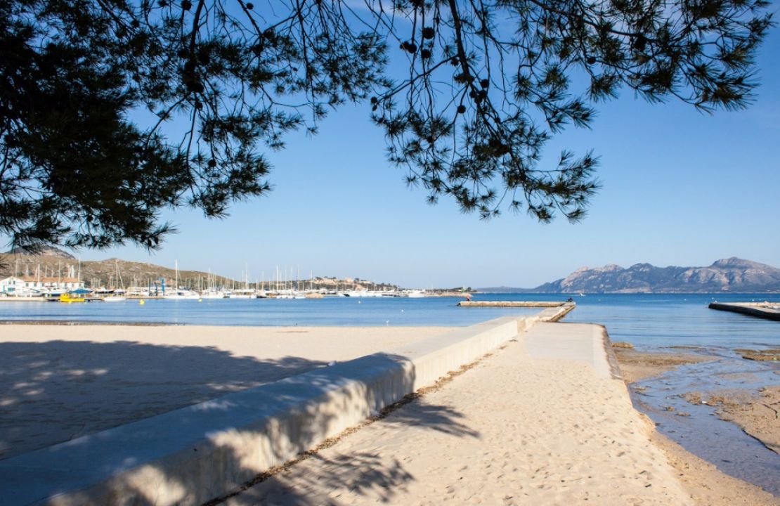 Puerto Pollensa apartment for sale with sea views, pool and storage