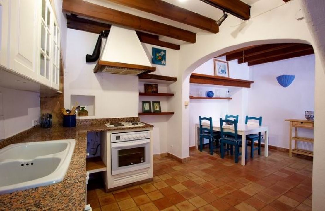 Traditional townhouse with holiday rental license and large charming patio