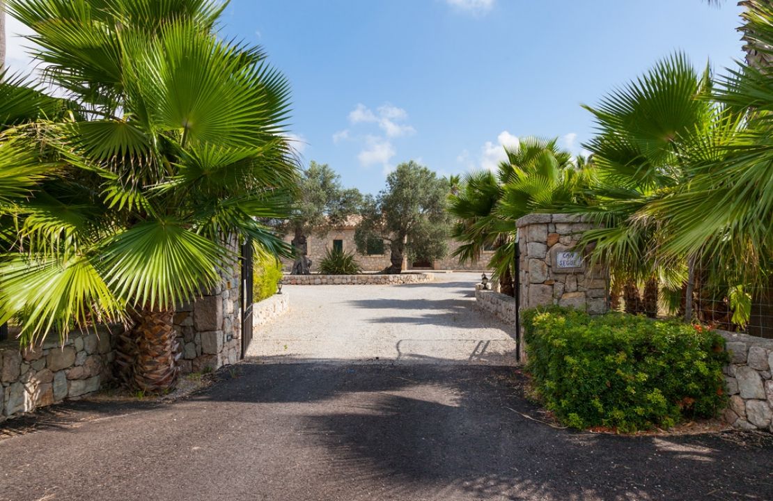 Casa de campo Alcudia Mallorca con licencia de alquiler vacacional en venta