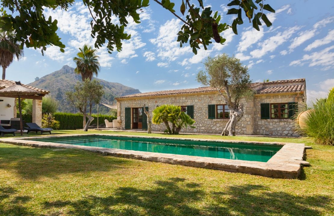 Casa de campo Alcudia Mallorca con licencia de alquiler vacacional en venta