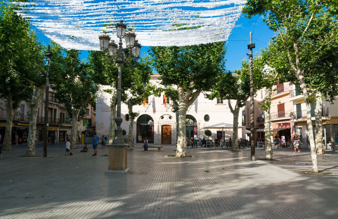 Grundstück in der Altstadt von Sa Pobla im Mallorca zu verkaufen.