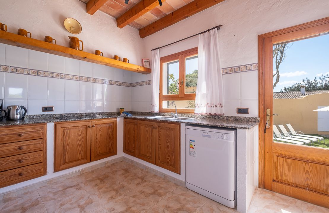 2 charming country houses within walking distance to Pollensa Town with holiday rental license.