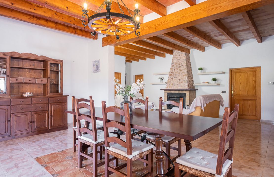 2 Villas con encanto a corta distancia del pueblo de Pollensa con licencia de alquiler vacacional.